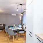 - Easy Sleep Apartment *