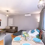 - Easy Sleep Apartment Budapest