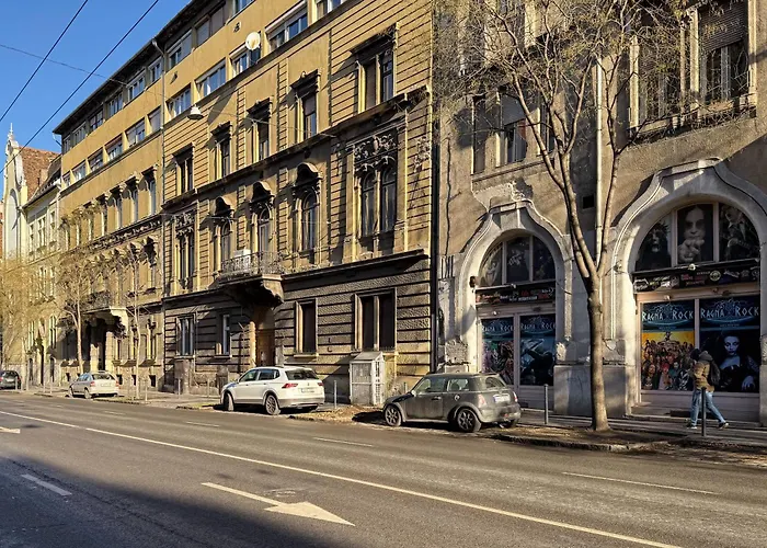 - Easy Sleep Apartment Budapest