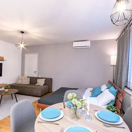 - Easy Sleep Apartment Budapest